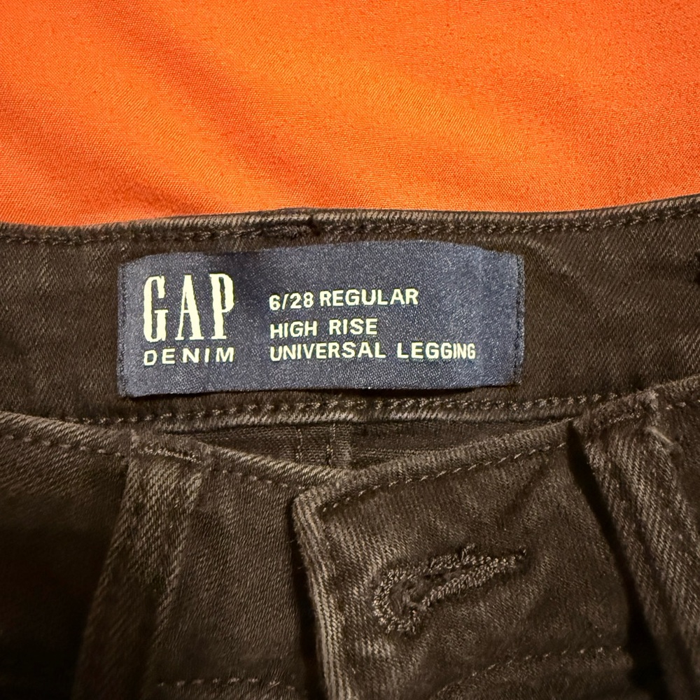 GAP Denim High Rise Legging in Charcoal